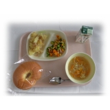 ９月２７日（水）　かぼちゃパン　ジュリアンスープ　ベーコンポテト　サイコロサラダ