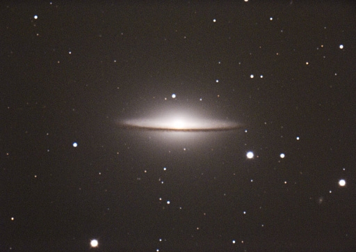 M104(おとめ座・ソンブレロ銀河)