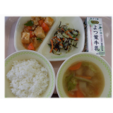 11月7日（日）　厚揚げと野菜のチリソース　ひじきのサラダ　白菜と肉団子のスープ