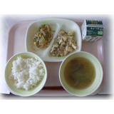 ６月６日（火）　マーボー豆腐　わかめスープ　中華サラダ