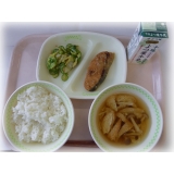８月２１日（月）　米飯　鮭の西京焼き　白菜の梅おかか和え