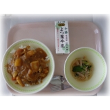 11月24日（木）　シーフードカレー　小松菜サラダ