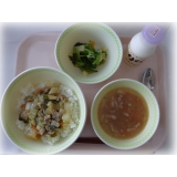 4月20日（金）　中華丼　からし和え　春雨スープ