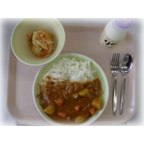 5月25日（金）　カレーライス　大根サラダ