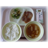 7月30日（月）　味噌ぶた　ごま和え　すまし汁
