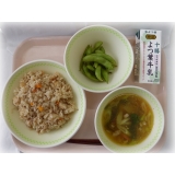 8月27日（月）　にんにくみそ炒飯　枝豆　白玉汁