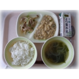 7月9日（火）　わかめスープ　マーボー豆腐　きのこの中華和え