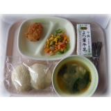 7月17日（火）　ソフトフランスパン　ベトナム風汁麺　十勝大豆コロッケ　コーンサラダ