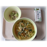 10月3日（木）　味噌ラーメン　野菜のサラダ