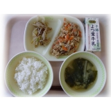 3月17日（火）　みそ汁　炒り豆腐　白菜のゆかり和え