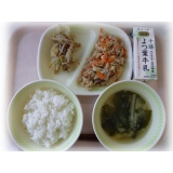 3月17日（火）　みそ汁　炒り豆腐　白菜のゆかり和え