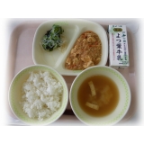 8月3日（月）　ごはん　ツナ麻婆　酢の物　みそ汁