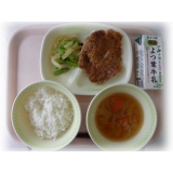 8月4日（火）　ごはん　豚肉のかりん揚げ　おひたし　渦潮汁