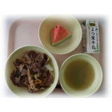 8月21日（金）　スタミナ焼肉丼　わかめスープ　すいか