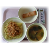 10月8日（木）　ジャージャー麺　春巻　中華コーンスープ