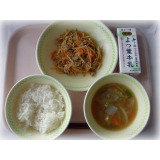 12月1日（火）　豚肉と野菜の炒め物　豚汁