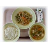 6月21日（月）　豚肉と野菜の炒め物　けんちん汁