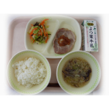 2月1日（火）　ポークソテーオニオンソース　野菜の甘酢和え　ねぎごまスープ