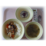 3月22日（火）　中華丼　わかめスープ　白玉デザート