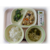 5月31日（火）　豆腐の中華煮　小松菜とささみの胡麻和え　わかめのみそ汁