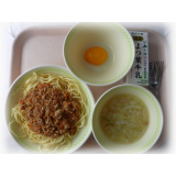 6月16日（木）　肉みそスパゲティ　野菜のスープ　黄桃