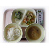 6月28日（火）　高野豆腐のチャンプルー　酢の物　なめこのみそ汁