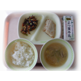 1月31日（火）　ほっけのごましょうゆ焼き　ひじきの煮物　くずし豆腐のスープ