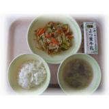 2月28日（火）　豚肉と野菜の炒め物　ねぎごまスープ
