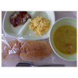 9月27日（水）　たまごサンドイッチ　ポークチャップ　かぶとベーコンのスープ
