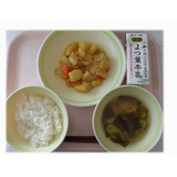 1月9日（火）　じゃがいものそぼろ煮カレー風味　豆腐のみそ汁