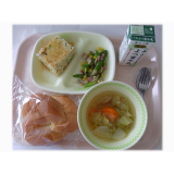 5月15日（水）　ミルクパン　鶏つくね　アスパラとベーコンのソテー　春野菜のスープ煮