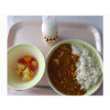 5月17日（金）　チキンカレー　果物ゼリー和え