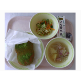 5月22日（水）　揚げパン・抹茶黄な粉　ささみサラダ　ジャーマンスープ