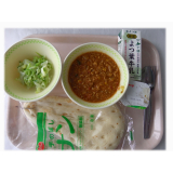 5月29日（水）　ナン　シカキーマカレー　グリーンサラダ　ヨーグルト