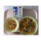 6月6日（木）　あんかけ焼きそば　ハリハリサラダ　さけるチーズ