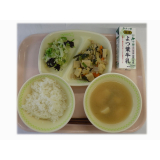 6月10日（月）　高野豆腐のチャンプルー　キャベツとのりのナムル　なめこのみそ汁