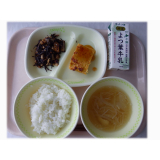 6月11日（火）　にんじんつくね　ひじきの煮物　しらたきスープ