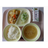 7月8日（月）親子煮　即席漬け　キャベツのみそ汁　