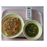 8月29日（木）　まぜそば　チンゲン菜のスープ