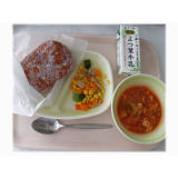 9月25日（水）　揚げパン・さとう　鶏肉のトマト煮　サイコロサラダ