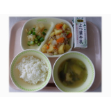 9月30日（月）　肉じゃが　即席漬け　小松菜のみそ汁