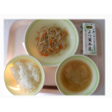 12月24日（火）　ビーフン炒め　えのきのみそ汁