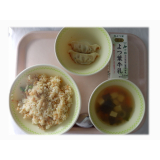 2月21日（金）　五目チャーハン　焼きギョーザ　海藻スープ