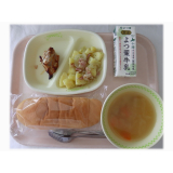 3月19日（水）　コッペパン　うまチキン　リヨネーズポテト　アルファベットスープ
