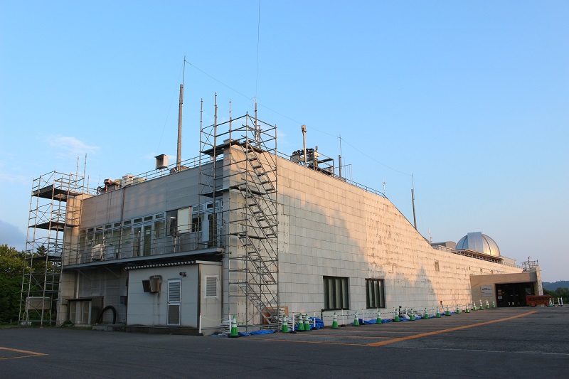 銀河の森天文台外壁屋上防水補修工事中