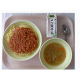 4月17日（木）　ミートソーススパゲティ　ジュリアンスープ
