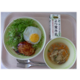 5月16日（金）　ロコモコ　ハワイ風春雨スープ