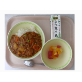 5月30日（金）　ポークカレー　果物ゼリー和え