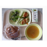 7月16日（水）　ココアパン　肉詰めピーマン　小松菜とささみのごま和え　アルファベットスープ
