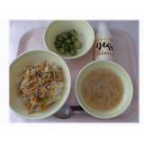 8月29日（金）　焼肉丼　きゅうりの中華和え　しらたきスープ